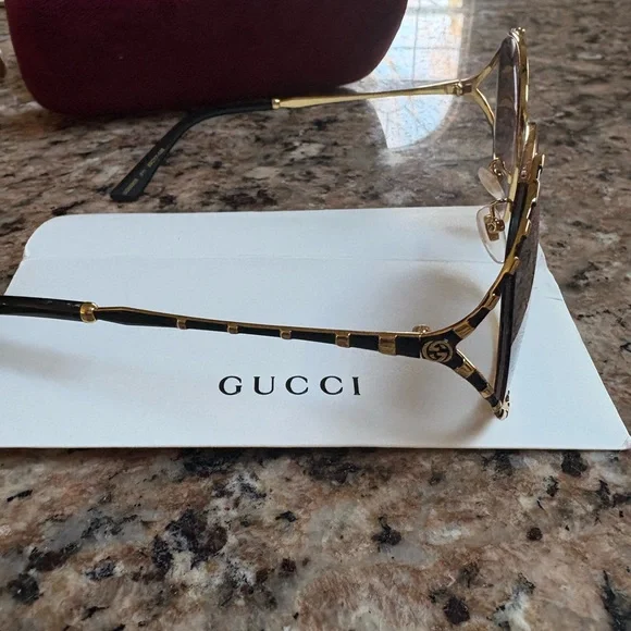 Gucci sunglasses - Picture 3 of 5